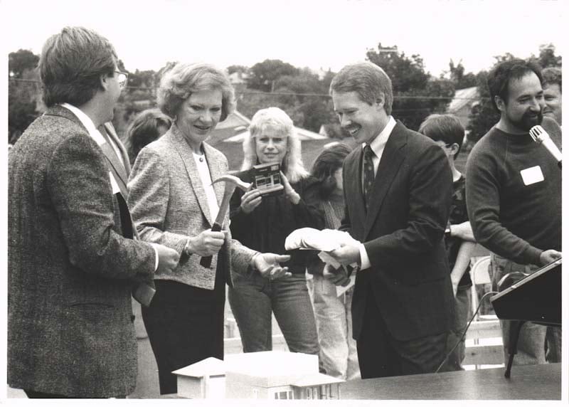 Rosalynn Carter visiting Twin Cities Habitat.