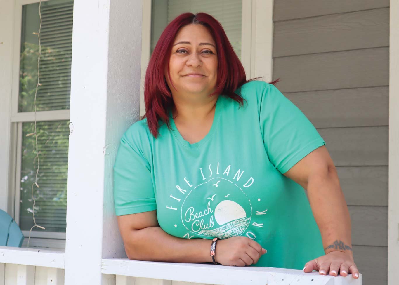 Michelle closer in on her porch.