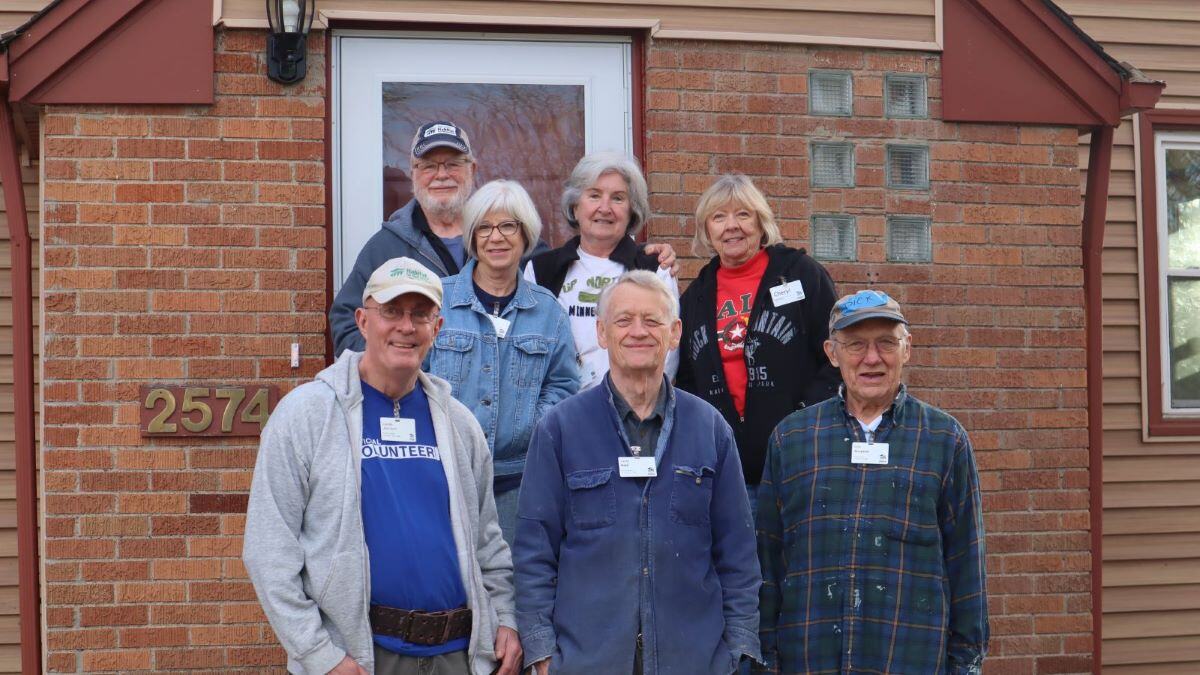 Les (front left) with a volunteer group.